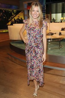 Sienna Miller de Yves Saint Laurent 10