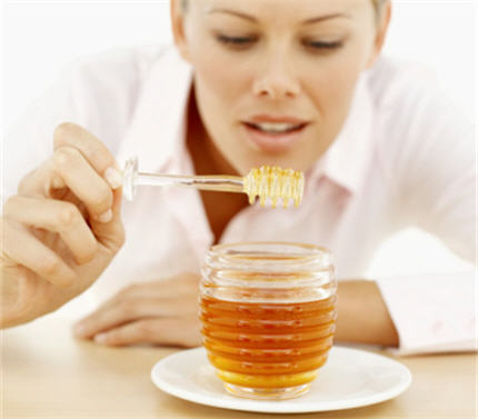 Mascarilla de miel para combatir el acné en las pieles grasas 1