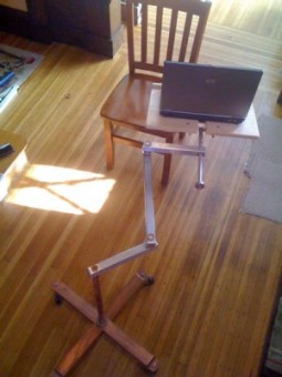 Mesa extensible para tu portátil 7