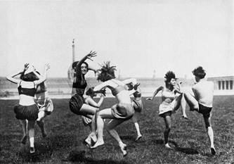 Mujeres que diseñaron el futuro: de la Bauhaus a la generación Alfa 1 Mujeres que diseñaron el futuro: de la Bauhaus a la generación Alfa 1