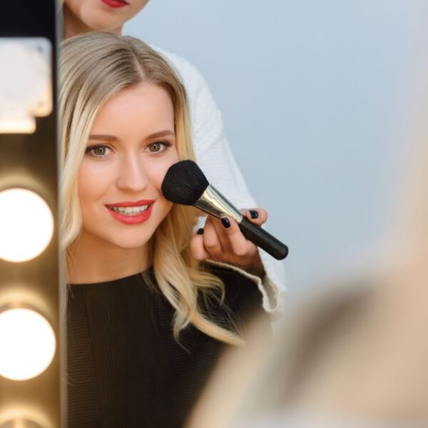 Encuentra la mejor maquilladora profesional a domicilio en Madrid